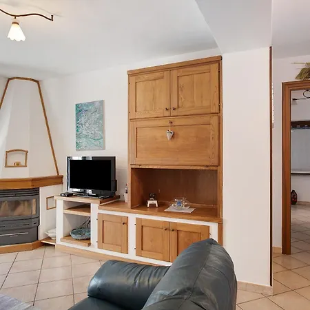 Apartment Ampaillan 002 *