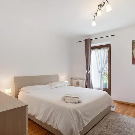 Ampaillan 002 Appartement *