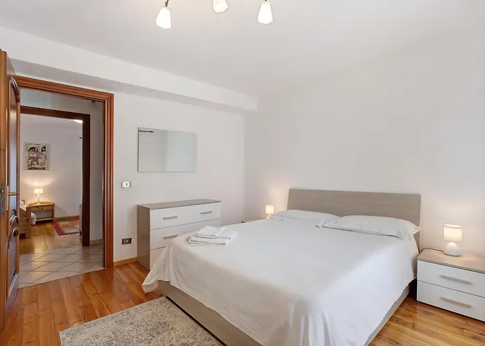 Apartman Ampaillan 002 *